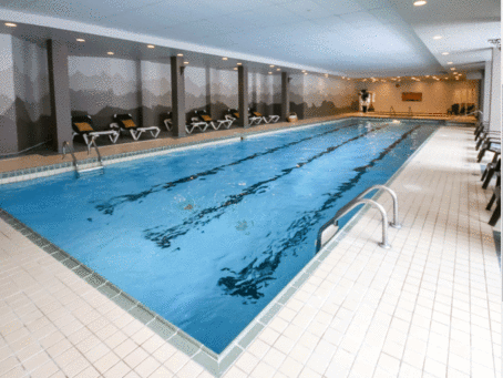 Le Grand Lodge Mont-Tremblant - Piscine intérieure