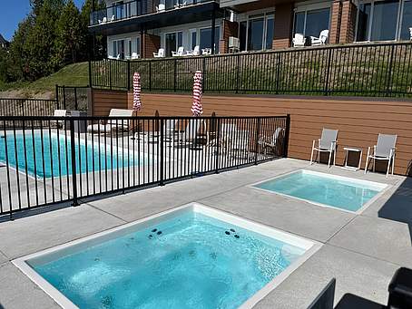 La Pinsonnière - Piscine et spa extérieurs